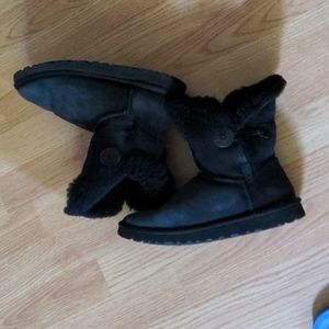 UGG | Bailey Black Boots (5803) One Button Chortles Australia Boots USA 7